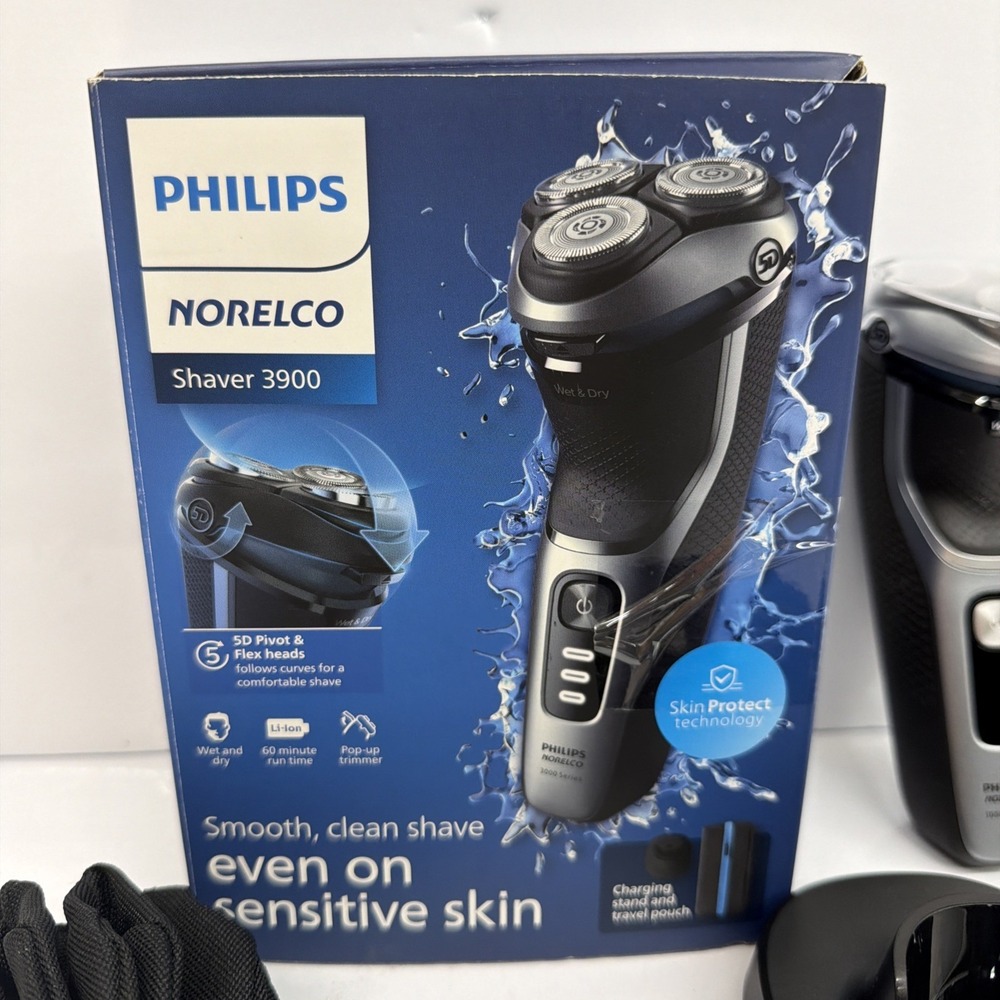 Philips Norelco Shaver 3900 Wet & Dry Electric Shaver S3212/82